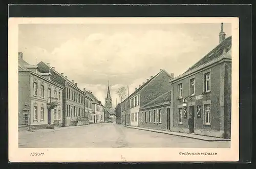 AK Issum, Geldernschestrasse mit Blick zur Kirche