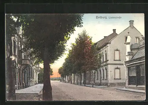 AK Bedburg, Lindenstrasse im Abendrot