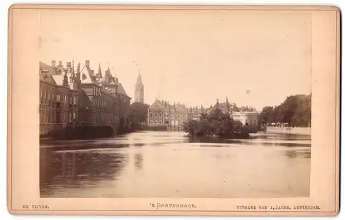 Fotografie A. Jager, Amsterdam, Ansicht 's Gravenhage, De Vijver, Teich mit Stadtansicht