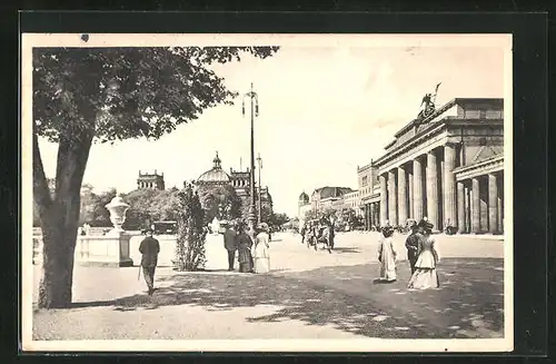 AK Berlin, Vor dem Brandenburger Tor, Im Hintergrund Reichstagsgebäude