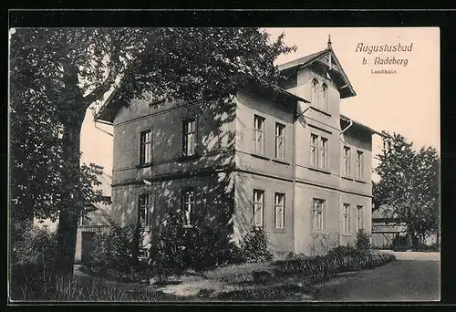 AK Augustusbad b. Radeberg, Landhaus mit schattigen Bäumen