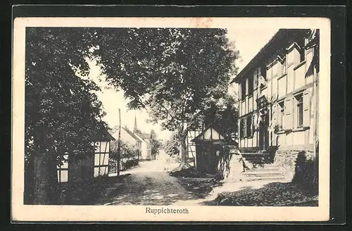 AK Ruppichteroth, Strassenpartie im Sonnenschein