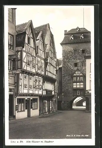 AK Linz am Rhein, Alte Häuser am Stadttor