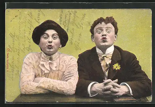 AK Verliebtes Paar macht einen Kussmund, Scherz