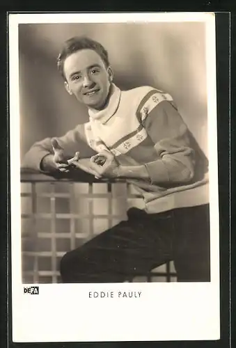 AK Schauspieler Eddie Pauly im sportlichen Rollkragenpullover