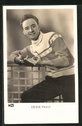 AK Schauspieler Eddie Pauly im sportlichen Rollkragenpullover