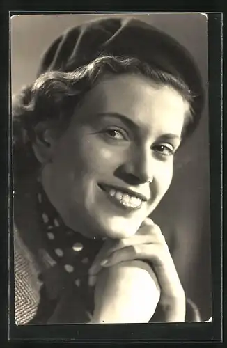 AK Schauspielerin Brigitte Krause mit reizendem Lächeln