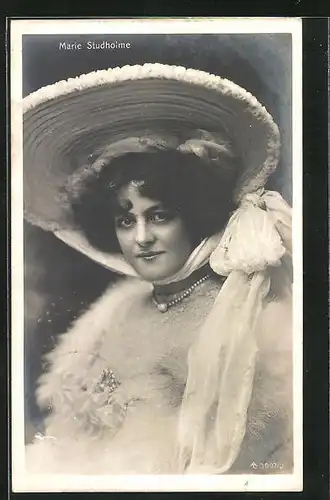 AK Schauspielerin Marie Studholme mit grossem Hut