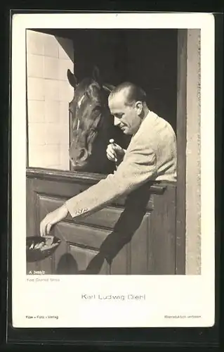 AK Schauspieler Karl Ludwig Diehl mit seinem Pferd