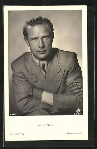 AK Schauspieler Viktor Staal mit Anzug und Krawatte