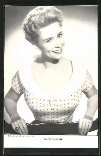 AK Schauspielerin Gardy Granass mit reizendem Lächeln