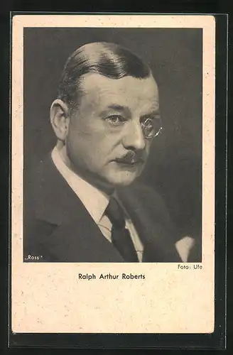 AK Schauspieler Ralph Arthur Roberts mit Monokel