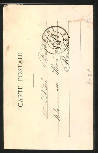 AK Zeitungshändler preist die neueste Ausgabe an