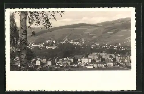 AK Vsetin, Partie am Waldrand, Blick hinab auf die Wohnblöcke