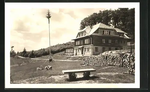 AK Vsetin, Vzlet, Turisticka chata na Vsatskem Cabu