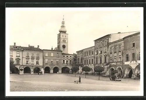 AK Freiberg im Sudetengau, auf dem Hauptplatz, am Rathaus