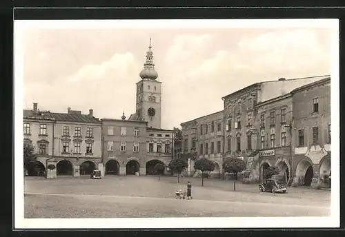 AK Freiberg im Ostsudetengau, auf dem Hauptplatz, das Rathaus
