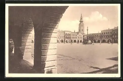 AK Neutitschein, Stadtplatz mit Laubendurchblick