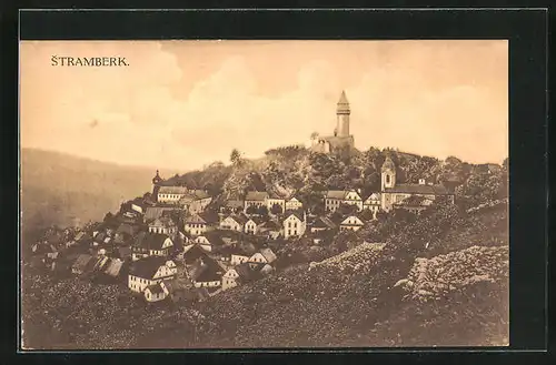 AK Stramberk, Ortstotale mit der Burg auf dem Berg