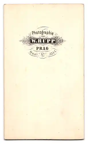 Fotografie W. Rupp, Prag, Quai 3341, Edelmann mit Spazierstock & Zylinder - Hut