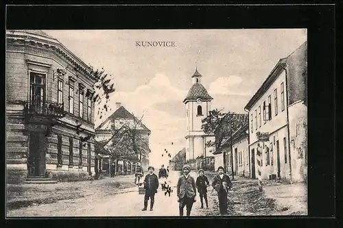 AK Kunovice, Strassenpartie mit Turm