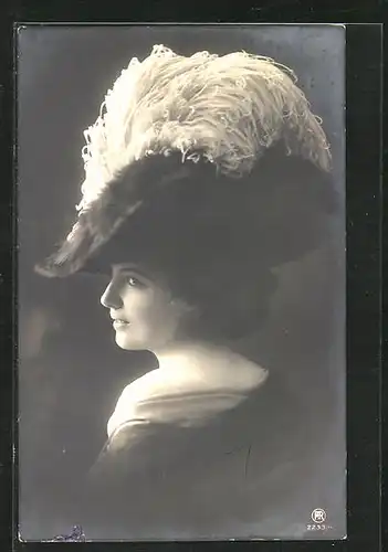 Foto-AK RPH Nr. 2233 /4: Schöne Frau mit imposantem Hut