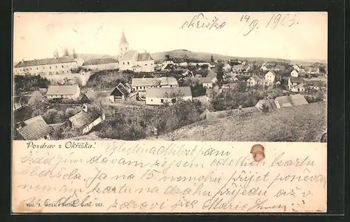 AK Okrisky, Ortspartie mit Kirchturm