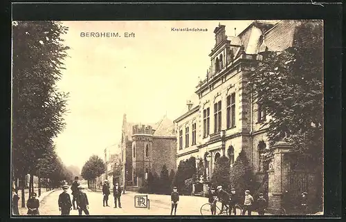 AK Bergheim /Erft, Strassenpartie am Kreisständehaus