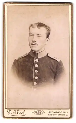 Fotografie G. Koch, Ludwigsburg, Stuttgarterstr. 2, Portrait Soldat in Uniform Rgt. 13