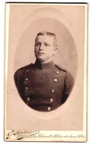 Fotografie G. Kutenits, Heilbronn, Kilianstr. 19, Portrait Soldat in Uniform