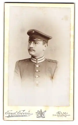 Fotografie Ernst Eberle, Ulm, Karls - Ecke Neuthorstrasse, Garde-Soldat Einjährig Freiwilliger in Uniform