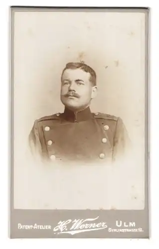 Fotografie H. Werner, Ulm, Syrlinstr. 13, Portrait Soldat im Inf.-Rgt. 13