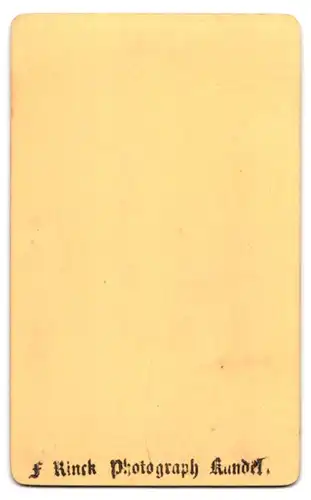 Fotografie F. Rinck, Kandel, Portrait junge Dame im Kleid mit Album