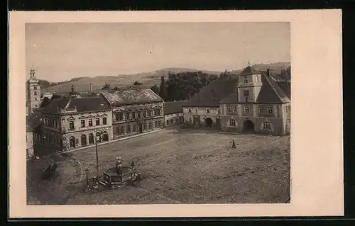 AK Votice, Platz mit Brunnen