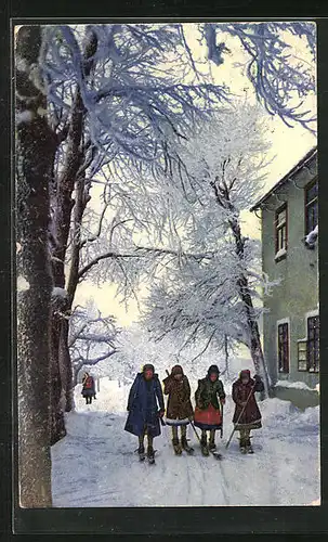 Künstler-AK Photochromie Nr. 4236: Skifahrende Frauen auf einer Strasse im Winter