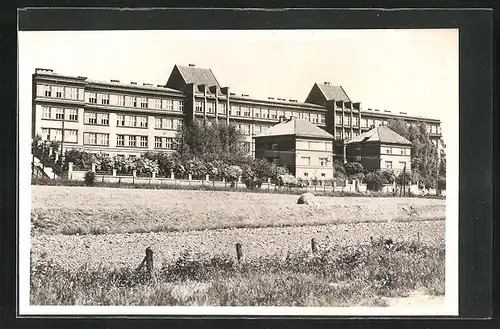 AK Novy Jicin, Ortspartie mit grossem Gebäude