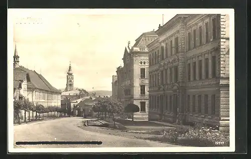 Präge-AK Pribor, Strassenpartie mit Gebäudeansicht