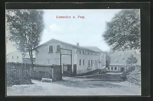 AK Lomnice n. Pop., Strassenpartie mit Eingang zum Innenhof, Josef Norak