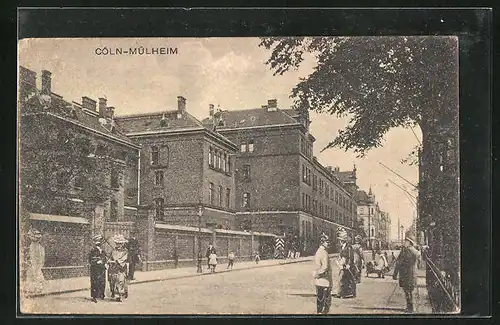 AK Köln-Mülheim, Strassenpartie mit Kaserne