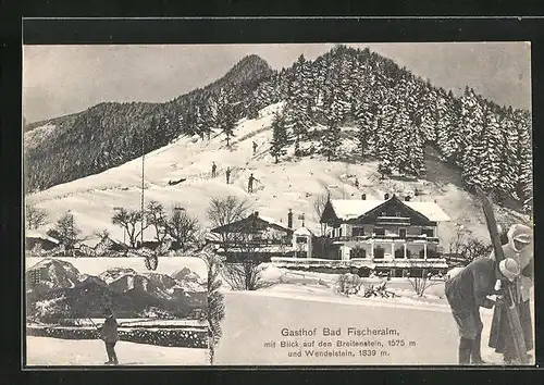 AK Fischbachau, Gasthof Bad Fischeralm mit Blick auf den Breitenstein und Wendelstein, Skifahrer