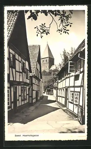 AK Soest, Strasse Haarhofsgasse mit Kirche