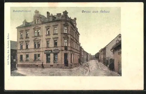 AK Rehau, Strassenpartie mit Geschäft von Gustav Sichel und Radfahrerin