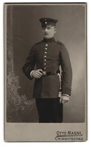 Fotografie Otto Magni, Crimmitschau, Leipzigerstrasse 37, Junger Soldat mit Portepee und Bajonett, Inf. Rgt. 179