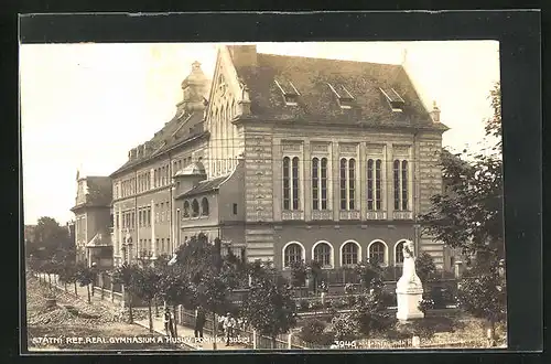 AK Susice, Státni Ref. Real. Gymnasium a Husuv Pomnik v Susici