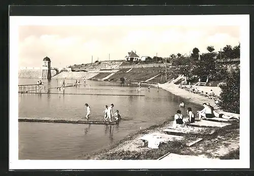 AK Plumlov, Familien im Seebad, Plovarna