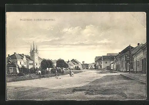 AK Drevohostice, Hauptstrasse mit Kirche