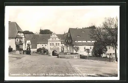 AK Lauenstein / Erzgeb., Marktplatz mit Schlosseingang