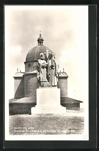 AK Radhost, Kirche mit Statuen