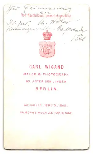 Fotografie Carl Wigand, Berlin, Portrait Herr Dr. Jur. M. Adler im Anzug mit Schlips und Bart