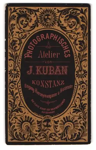 Fotografie J. Kuban, Konstanz, Husenstr., Sonne & Ornamente, Rückseitig Herren-Portrait